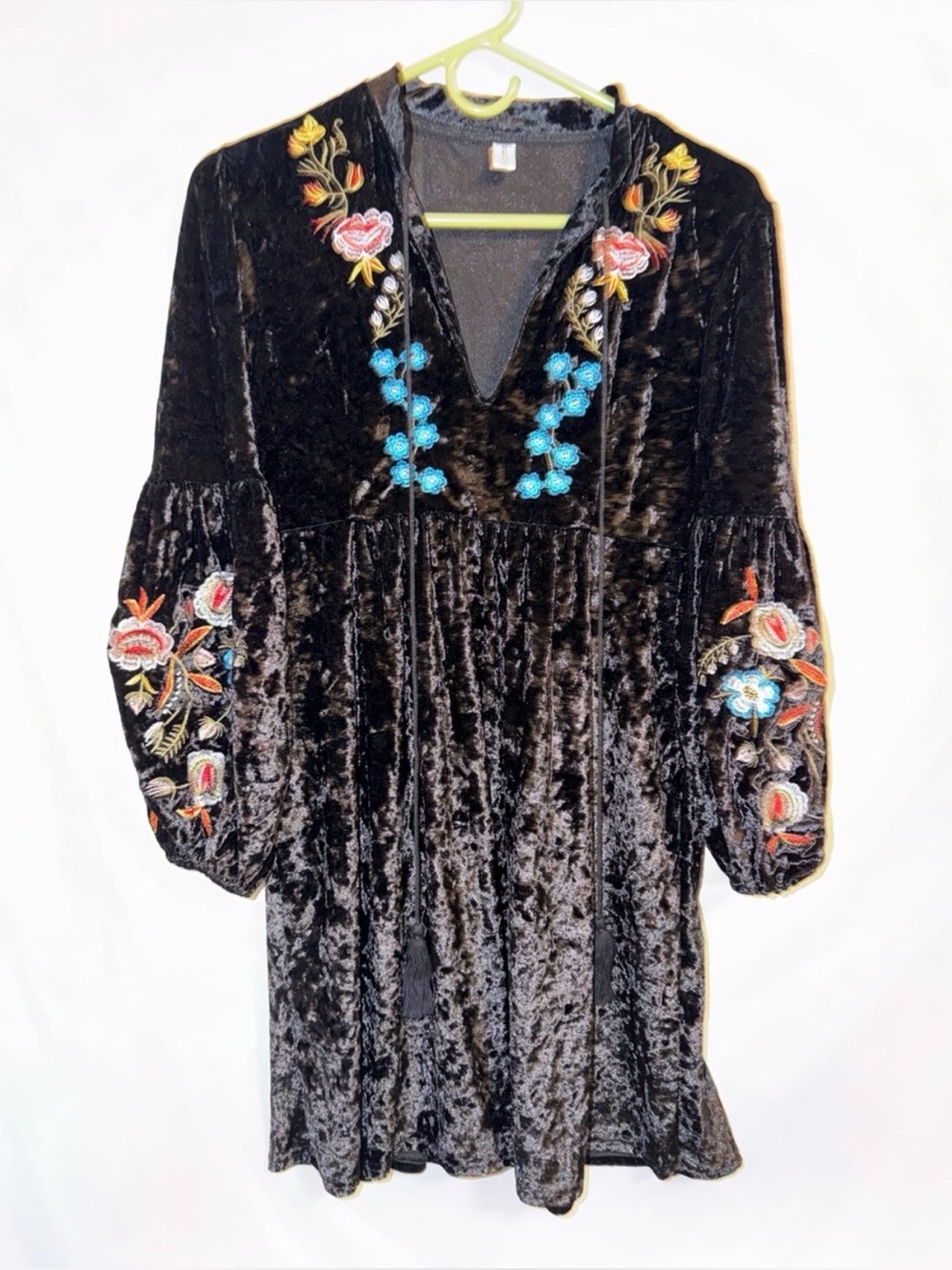 Embroidered Black Velvet Midi Dress with V-Neck - Picture 6 of 6